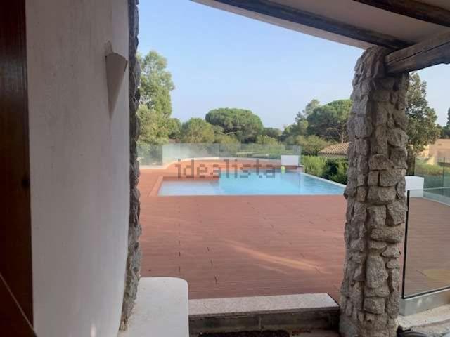 Case e ville in vendita di 211 m² in Via Degli Oleandri