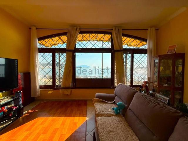 Case e ville in vendita di 211 m² in Via Fusaro, 39