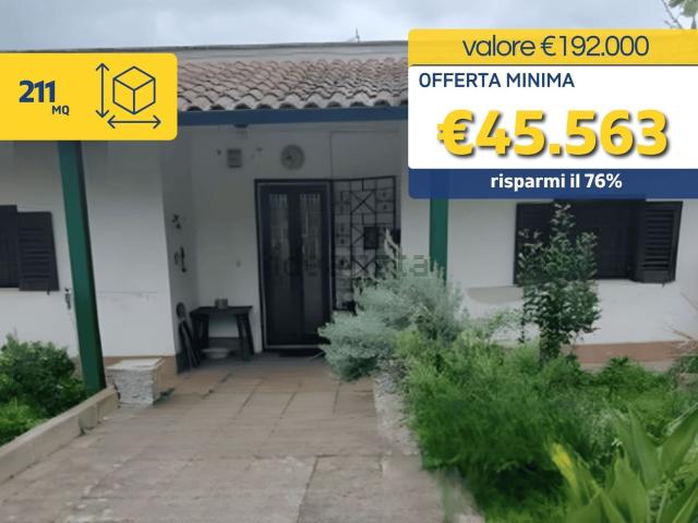 Case e ville in vendita di 211 m² in Contrada Ficone