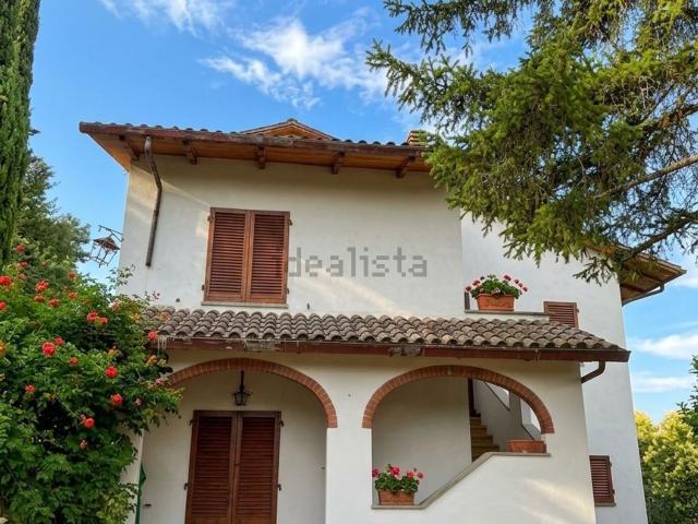 Case e ville in vendita di 211 m² in Località Agazzi Alto