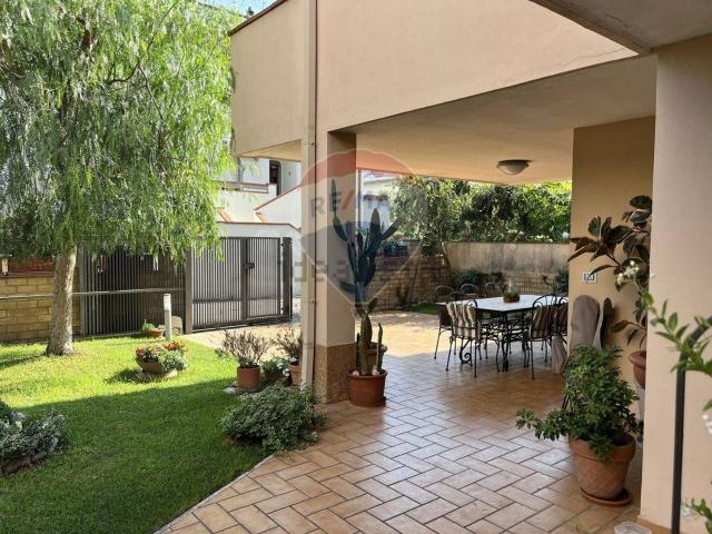 Case e ville in vendita di 212 m²