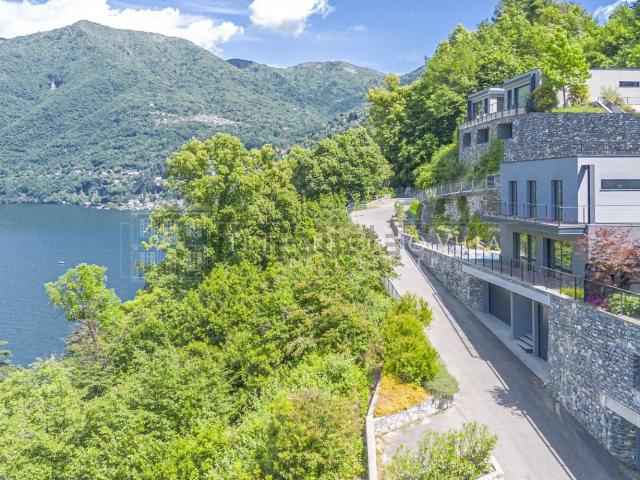 Case e ville in vendita di 212 m² in Via Cesare Poggi