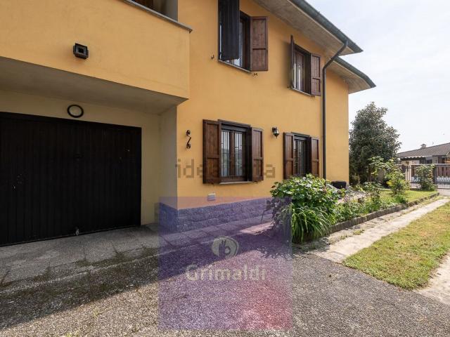 Case e ville in vendita di 212 m² in Via A. Gramsci, 8