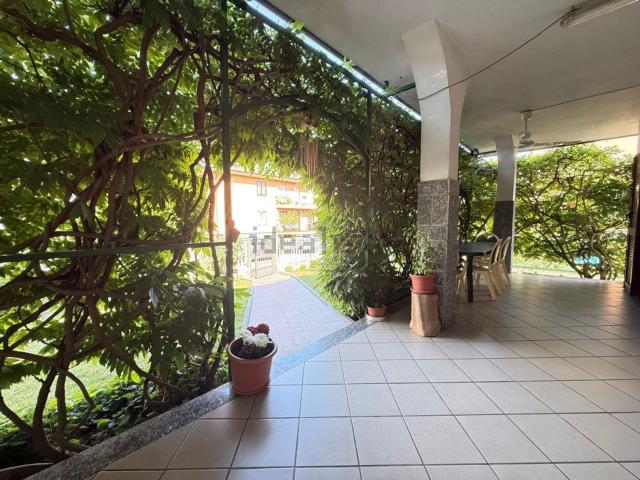 Case e ville in vendita di 212 m² in Via Alessandro Volta