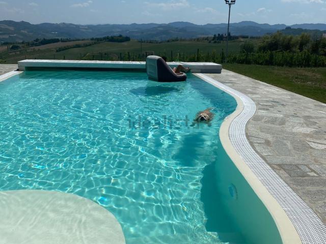 Case e ville in vendita di 212 m² in Via Bagnolo, 169