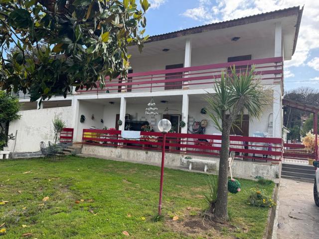 Case e ville in vendita di 212 m² in Viale Pineta Prisconte