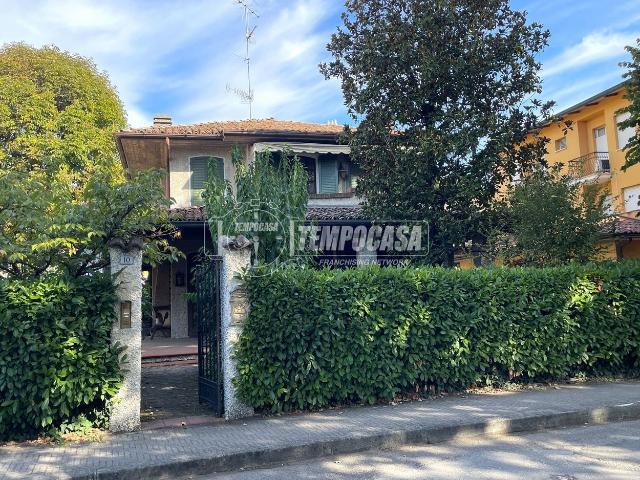 Case e ville in vendita di 213 m²