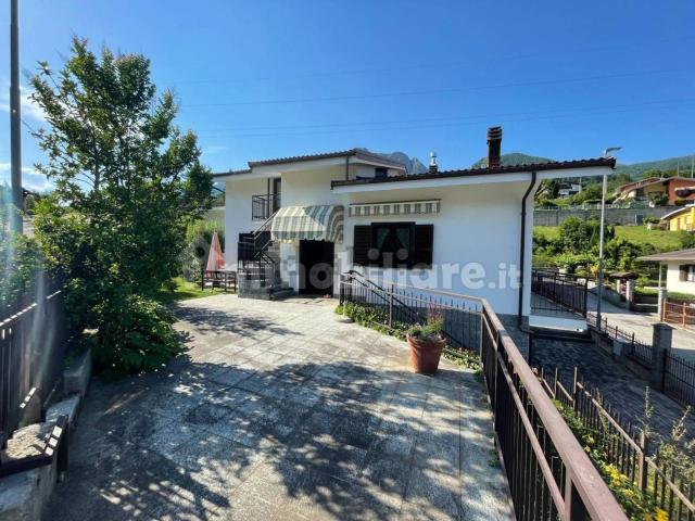 Case e ville in vendita di 213 m²