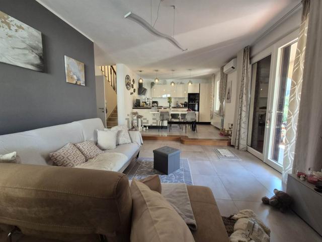 Case e ville in vendita di 213 m²