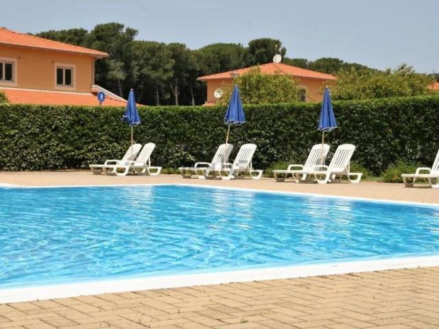 Case e ville in vendita di 213 m² in Via delle Tulie