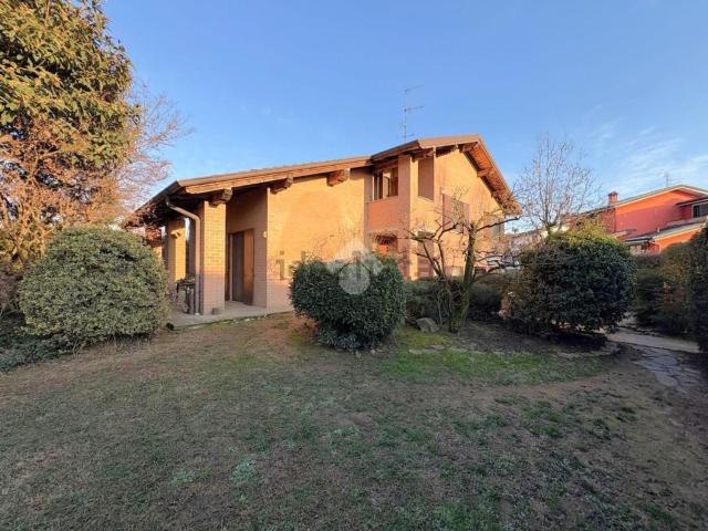 Case e ville in vendita di 213 m² in Via Rinetta, 26