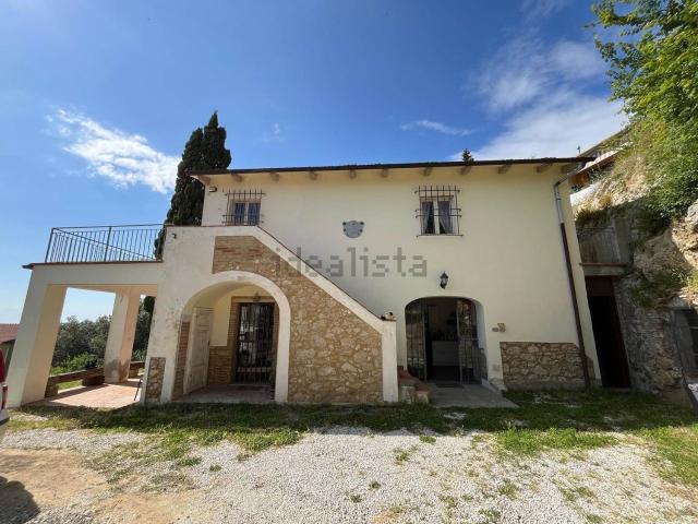 Case e ville in vendita di 214 m²