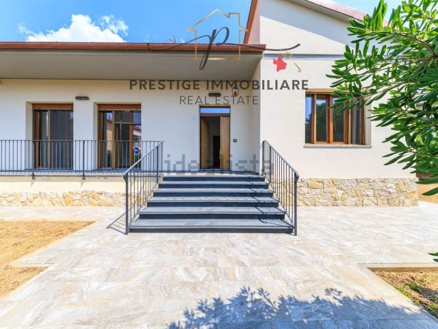 Case e ville in vendita di 214 m²