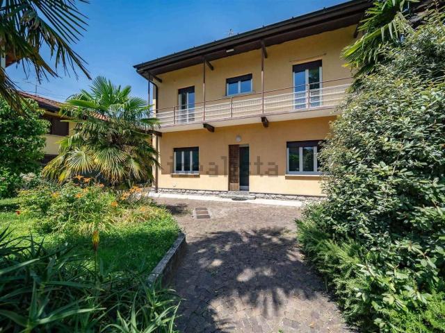 Case e ville in vendita di 214 m²
