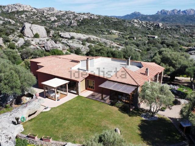 Case e ville in vendita di 214 m²