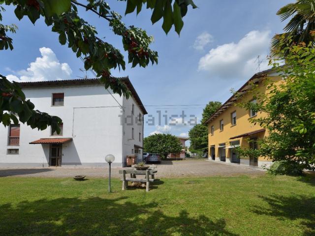 Case e ville in vendita di 214 m² in Via San Cristoforo