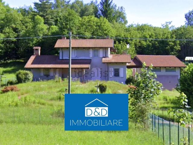 Case e ville in vendita di 214 m² in Via per Andrate, 4