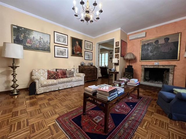 Case e ville in vendita di 215 m²