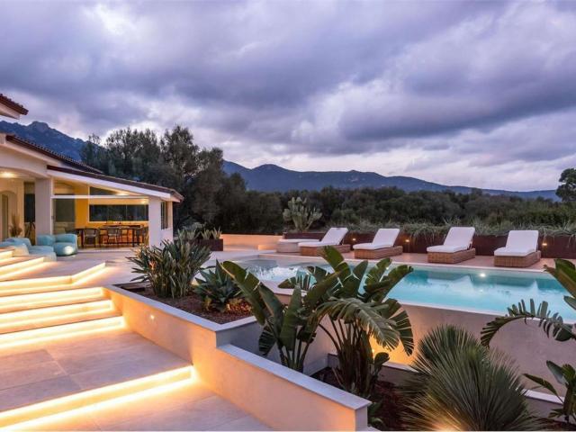 Case e ville in vendita di 215 m²