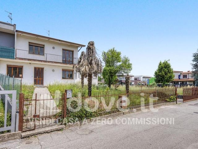 Case e ville in vendita di 215 m² in Via C. Abba, 5