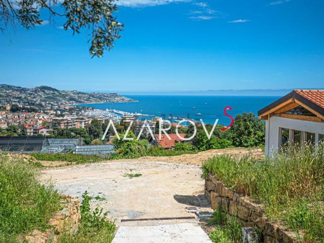Case e ville in vendita di 215 m² in Via G. D&apos Annunzio, 40