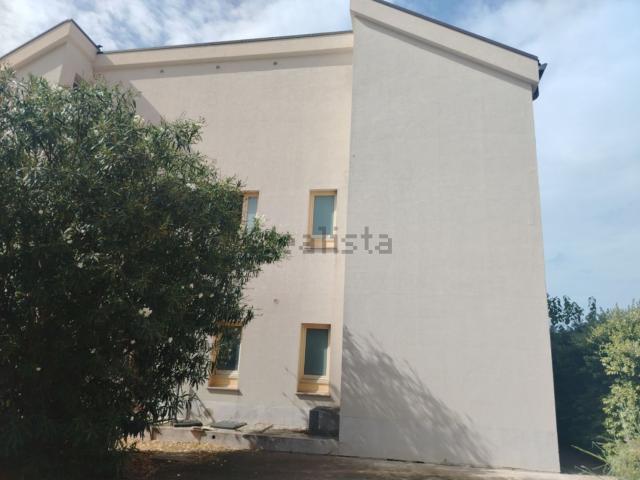 Case e ville in vendita di 215 m² in Via dei Narcisi