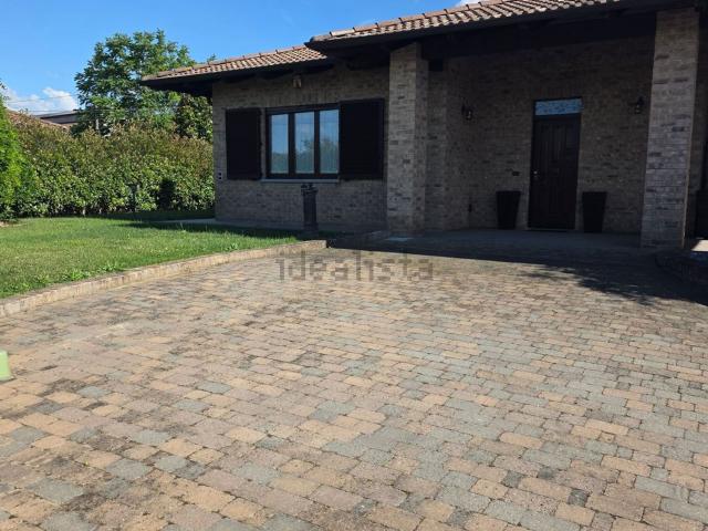 Case e ville in vendita di 215 m² in Via dei Terrarossa, 140