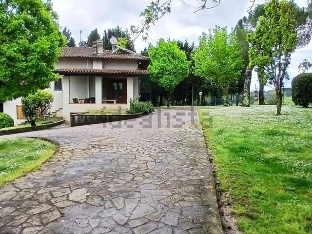 Case e ville in vendita di 215 m² in Via di Botinaccio