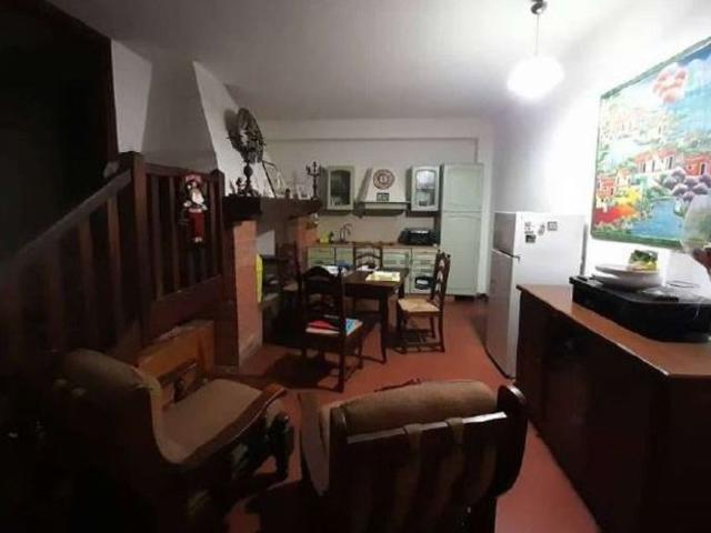 Case e ville in vendita di 215 m² in Via Elio Bernabei