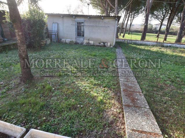 Case e ville in vendita di 215 m² in Via Ettore Majorana