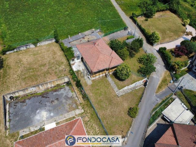 Case e ville in vendita di 215 m² in Via Kennedy, 49