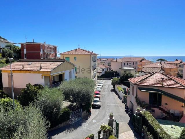 Case e ville in vendita di 215 m² in Via Monte Grappa