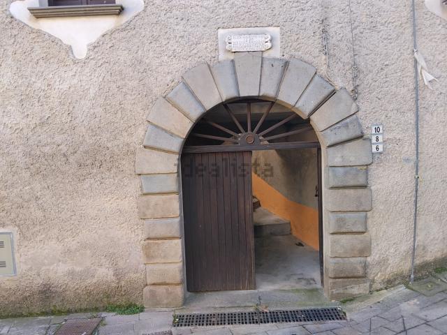 Case e ville in vendita di 215 m² in Via Santa Lucia