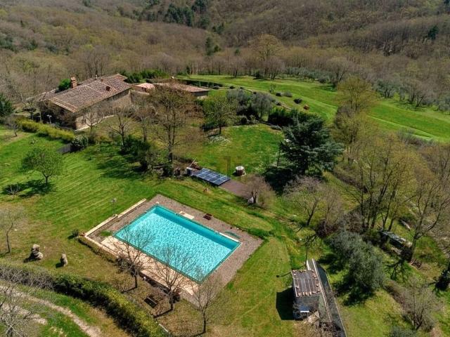 Case e ville in vendita di 215 m² in Via Pieve di Rubbiana