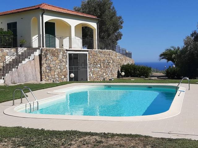 Case e ville in vendita di 215 m² in Strada Casai