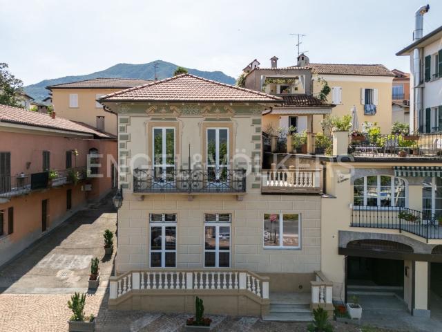 Case e ville in vendita di 216 m² in Via Isola Bella, 9