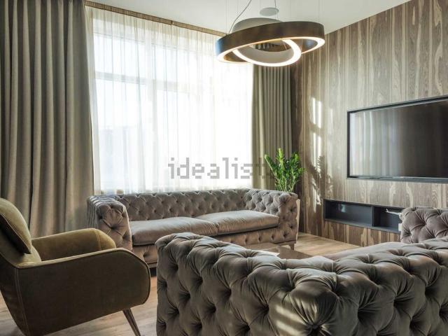 Case e ville in vendita di 216 m² in Via Lungo Busento Oberdan