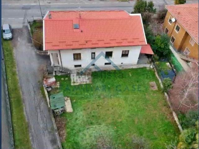 Case e ville in vendita di 216 m² in Via Repubblica