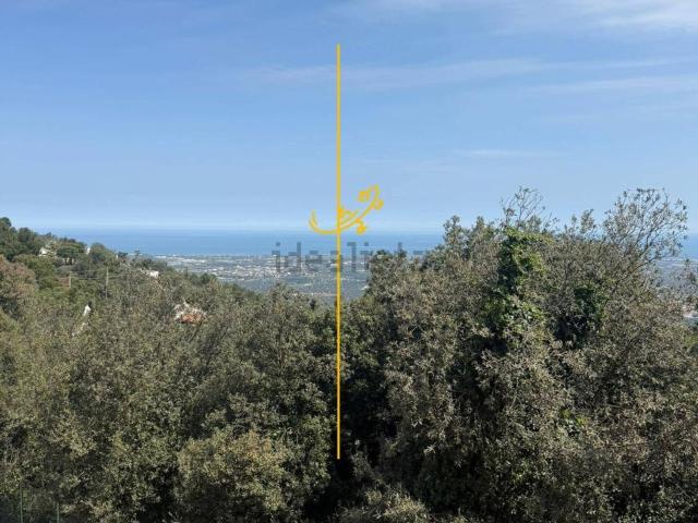 Case e ville in vendita di 216 m² in Viale del Buco