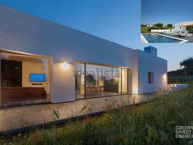 Case e ville in vendita di 216 m² in Contrada Difesa San Salvatore