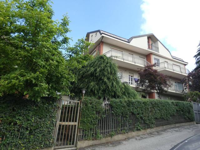 Case e ville in vendita di 216 m² in Strada Vicinale del Nobile, 37
