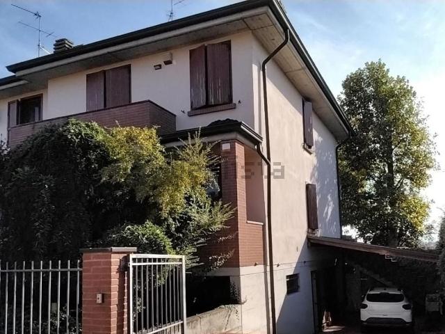 Case e ville in vendita di 217 m² in Via Boccaccio