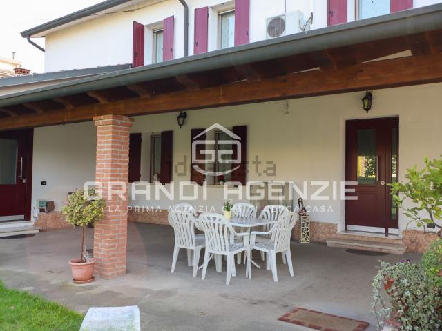 Case e ville in vendita di 217 m² in Via Bosco Villafontana, 30