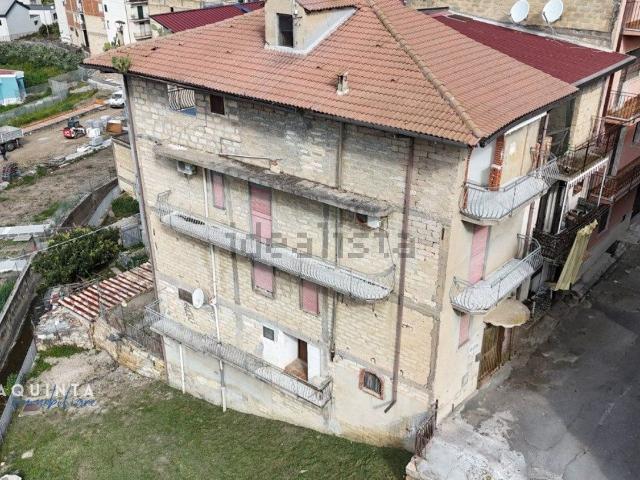 Case e ville in vendita di 217 m² in Via Nolfo Salvatore, 48