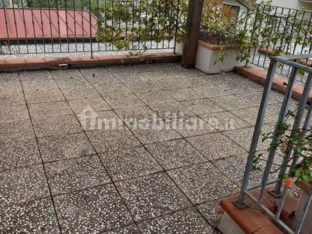 Case e ville in vendita di 217 m² in Via Pisa