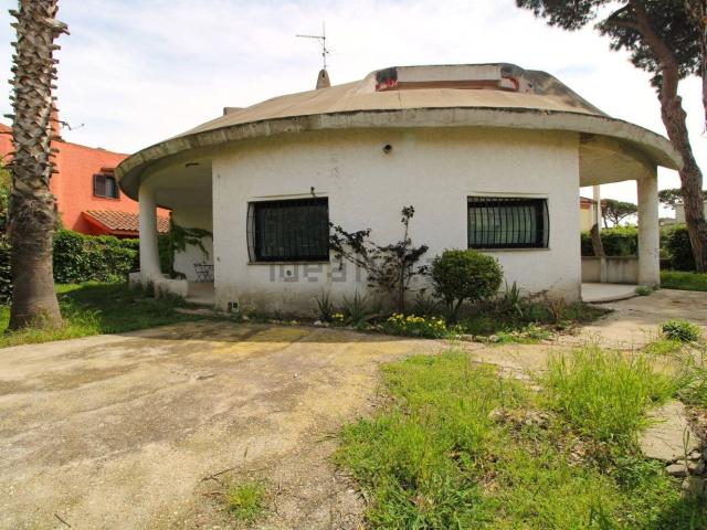 Case e ville in vendita di 217 m² in Viale Colle Romito, 52