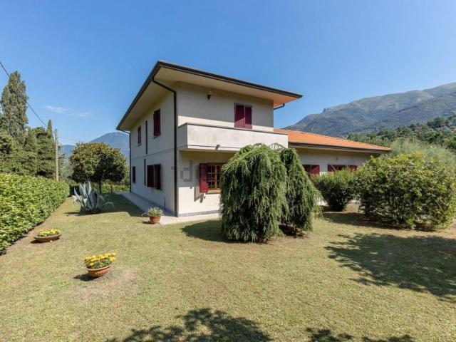 Case e ville in vendita di 218 m² in Via della Fornace, 326