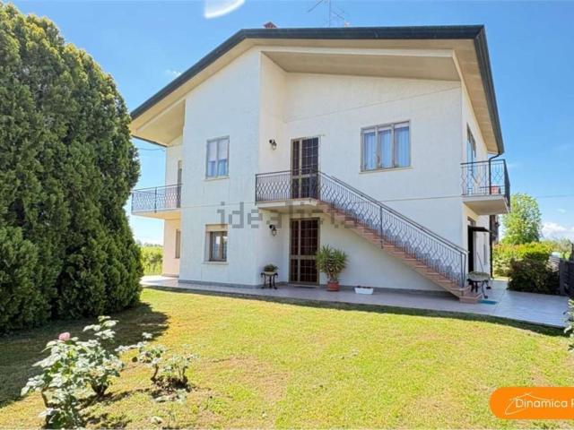 Case e ville in vendita di 218 m² in Via Fraine di Colfrancui, 26