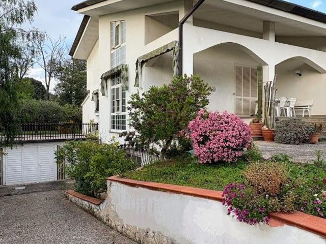 Case e ville in vendita di 219 m²