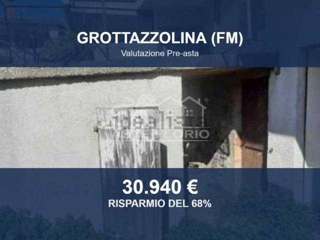 Case e ville in vendita di 219 m² in Via A. De Gasperi, 119